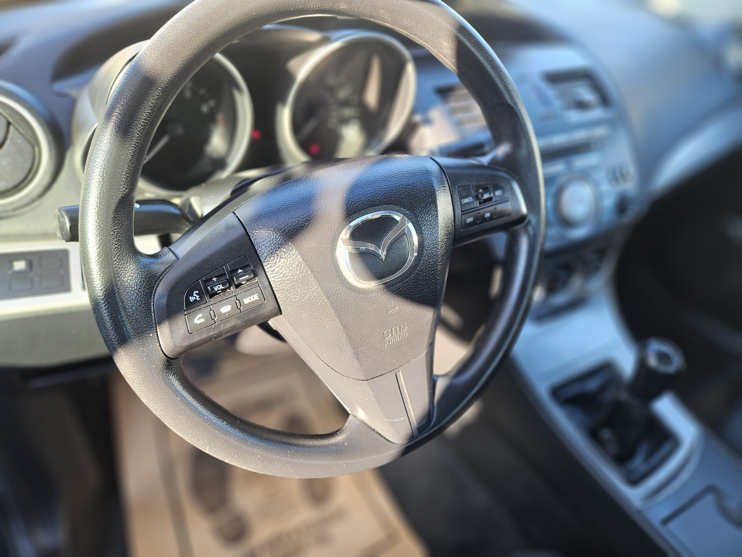 2011 Mazda MAZDA3 i Touring - Photo 6